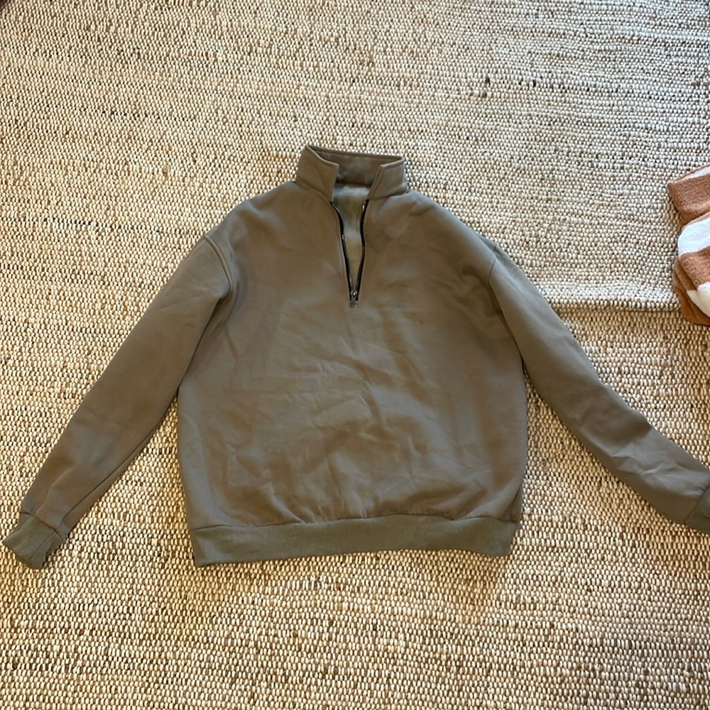 Amazon Pullover hoodie